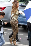 Arriving_to_the_American_Idol_set_-_4-25-12_28329.jpg