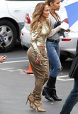 Arriving_to_the_American_Idol_set_-_4-25-12_28629.jpg