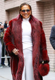 90893854_jennifer_lopez_12122018_adds_11.jpg