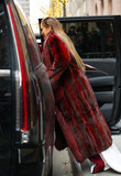 90893862_jennifer_lopez_12122018_adds_16.jpg