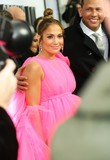 90909212_jennifer_lopez_12122018_06.jpg