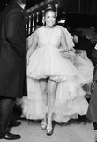 90909275_jennifer_lopez_12122018_66.jpg