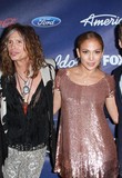 JenniferLopez6_122_516lo.jpg