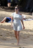 At_the_beach_in_Hawaii_-_Nov_2011_281129.jpg