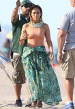 LIVEITUPJLO_2811429.jpg