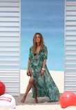 LIVEITUPJLO_2812529.jpg