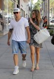 jlo_898556_281429.jpg