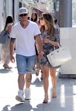 jlo_898556_28629.jpg