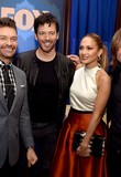 jlo_foxparty02A_281029.jpg