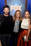 jlo_foxparty02A_281229.jpg