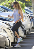 jlo_gym01A_282929.jpg