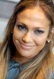 jlo_idolphotocall02A_28129.jpg