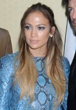 jlo_idolphotocall02A_28529.jpg