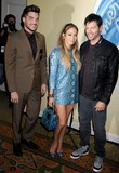 jlo_idolphotocall02A_28829.jpg