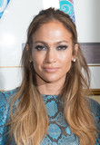 jlo_idolphotocall03A_281129.jpg