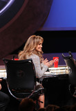 jlofinaleidol_show1_281129.jpg