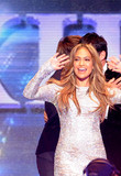 jlofinaleidol_show1_28129.jpg