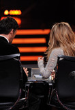 jlofinaleidol_show1_281429.jpg
