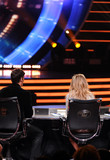 jlofinaleidol_show1_281529.jpg
