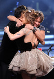 jlofinaleidol_show1_282429.jpg