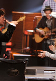 jlofinaleidol_show1_282629.jpg