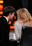 jlofinaleidol_show1_282729.jpg