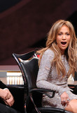 jlofinaleidol_show1_283429.jpg