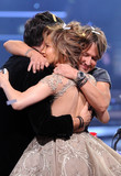 jlofinaleidol_show1_283529.jpg