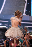 jlofinaleidol_show1_284029.jpg