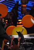 jlofinaleidol_show1_284229.jpg