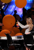 jlofinaleidol_show1_284529.jpg