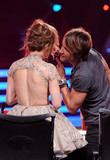 jlofinaleidol_show1_285629.jpg